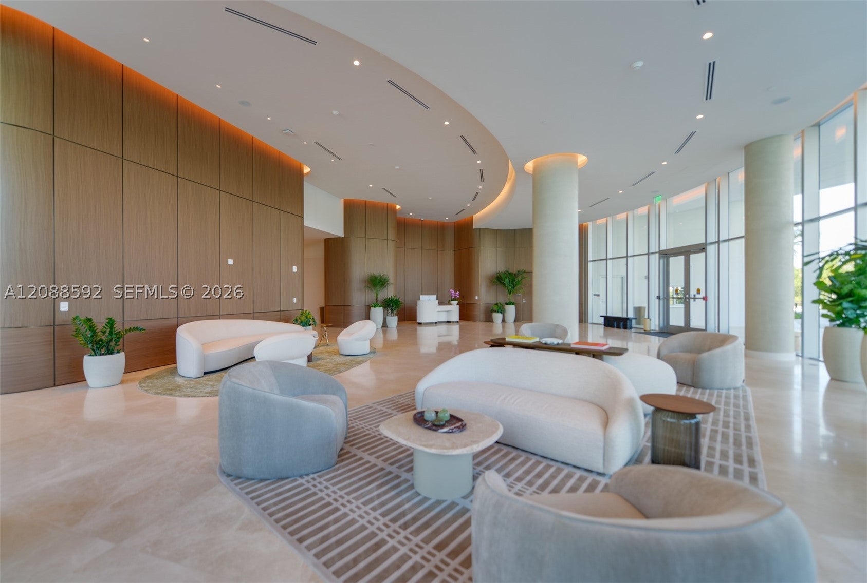 2411 Laguna Cir. 807