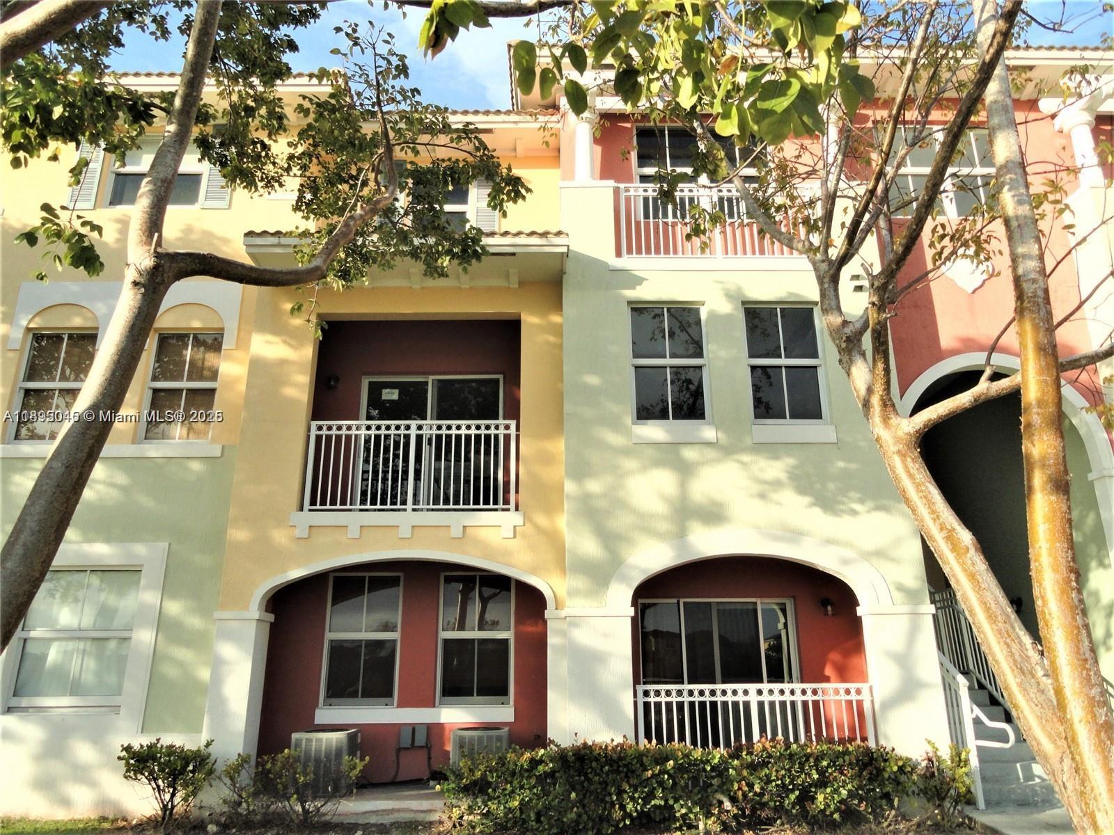 PROMENADE SHORES AT DORAL - Residential