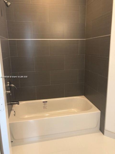 PROMENADE SHORES AT DORAL - Residential