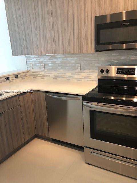 PROMENADE SHORES AT DORAL - Residential