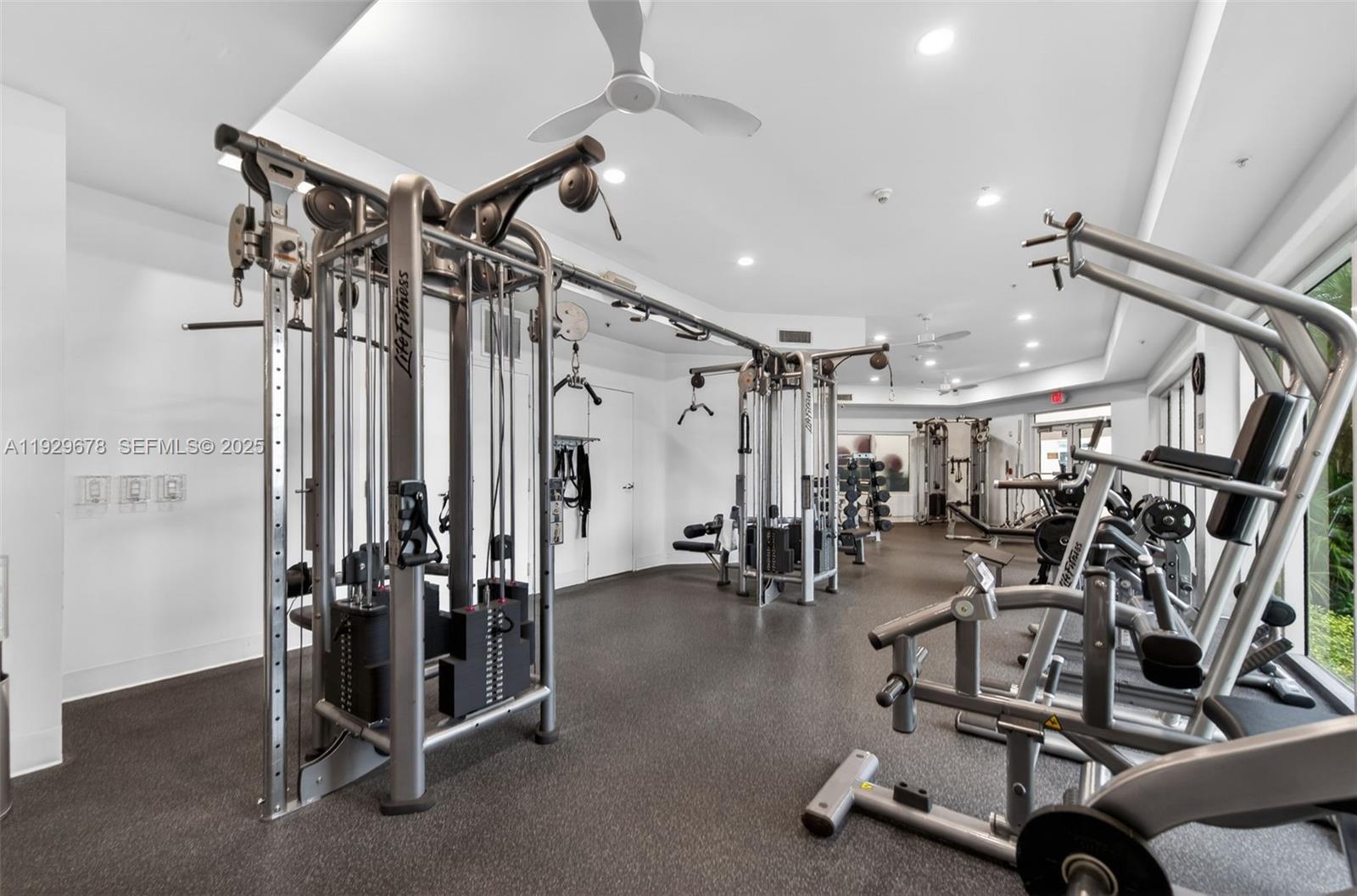 AVENTURA MARINA CONDO NUM - Residential