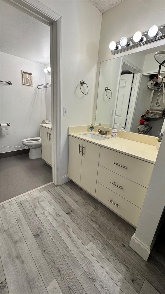 SUNRISE LAKES 187 CONDO - Residential