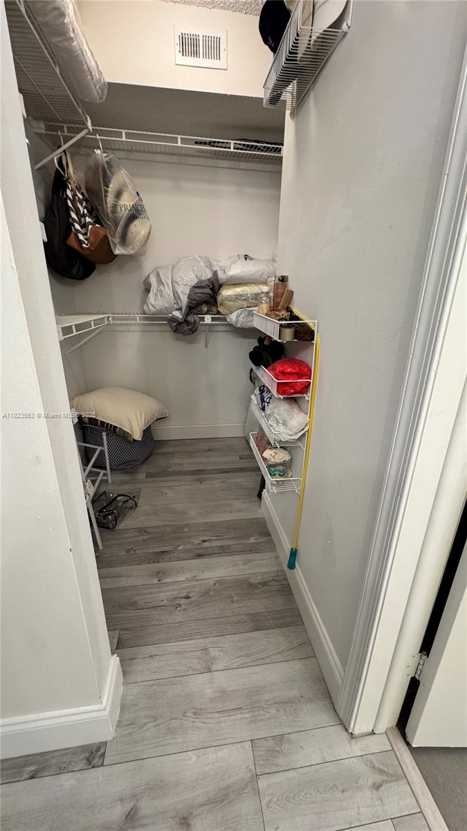 SUNRISE LAKES 187 CONDO - Residential