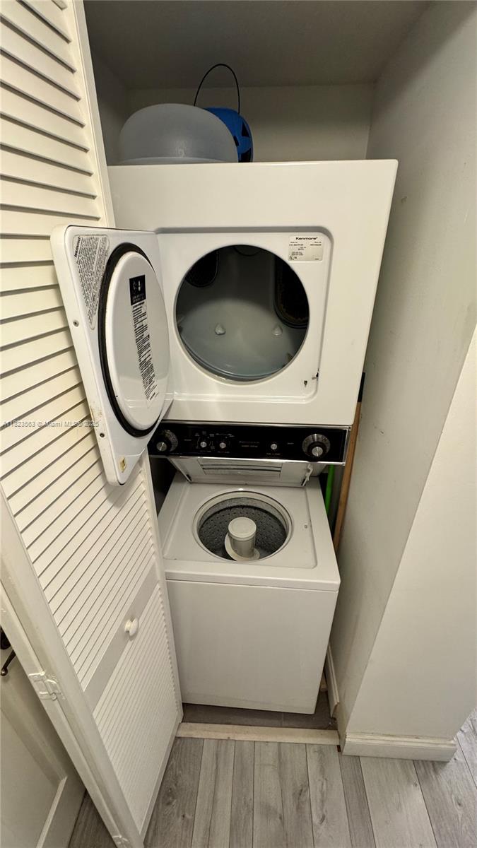 SUNRISE LAKES 187 CONDO - Residential