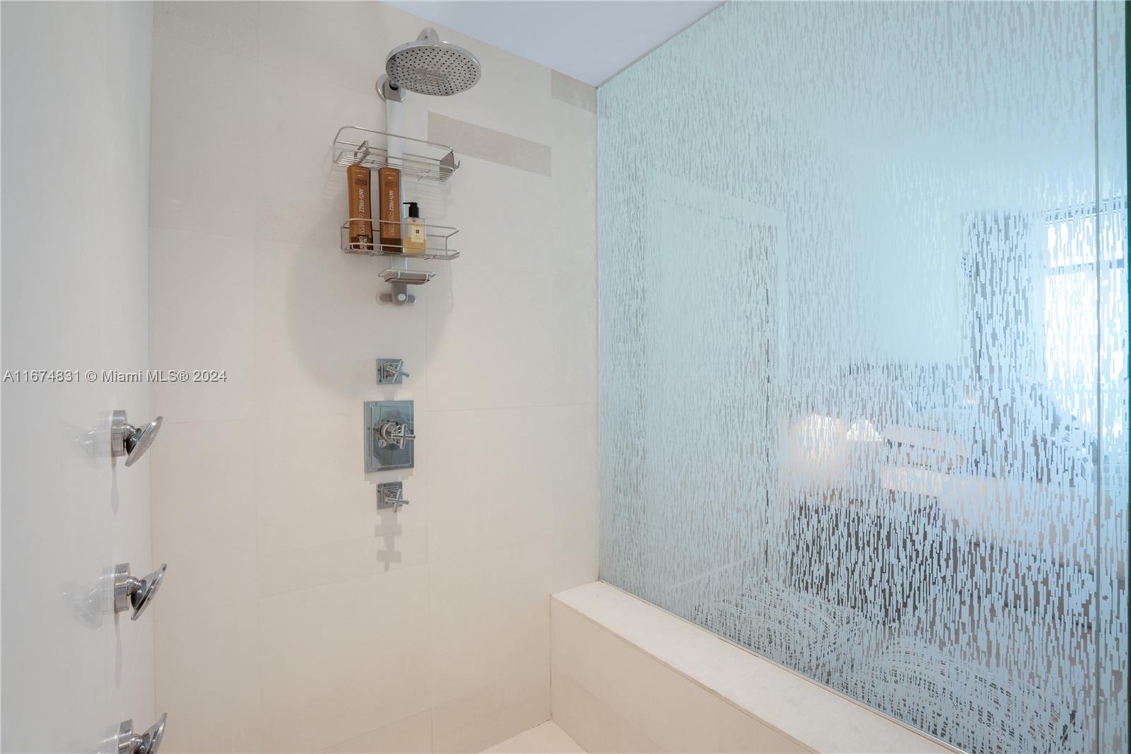 THE CARIBBEAN CONDO - Residential