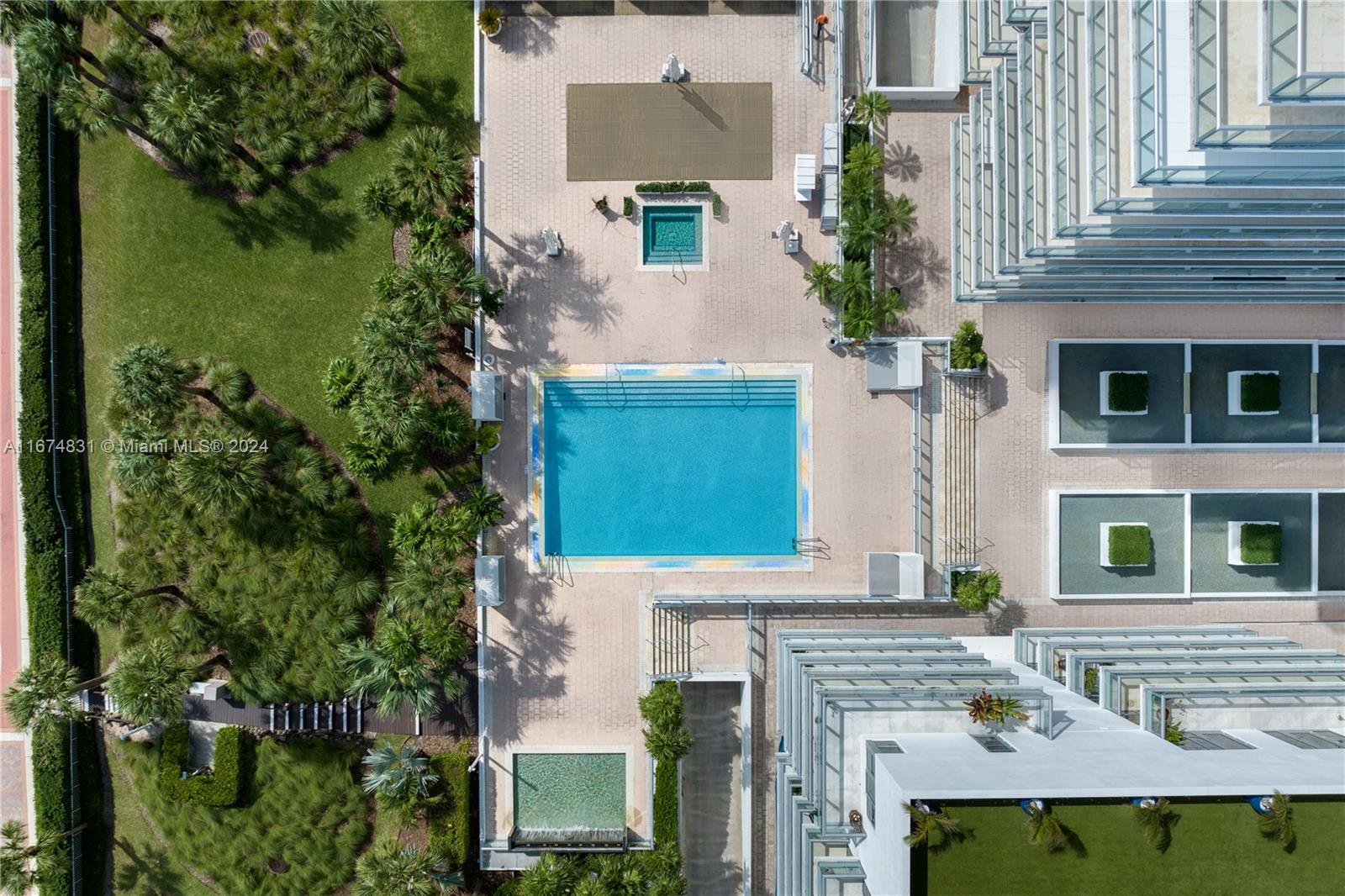 THE CARIBBEAN CONDO - Residential