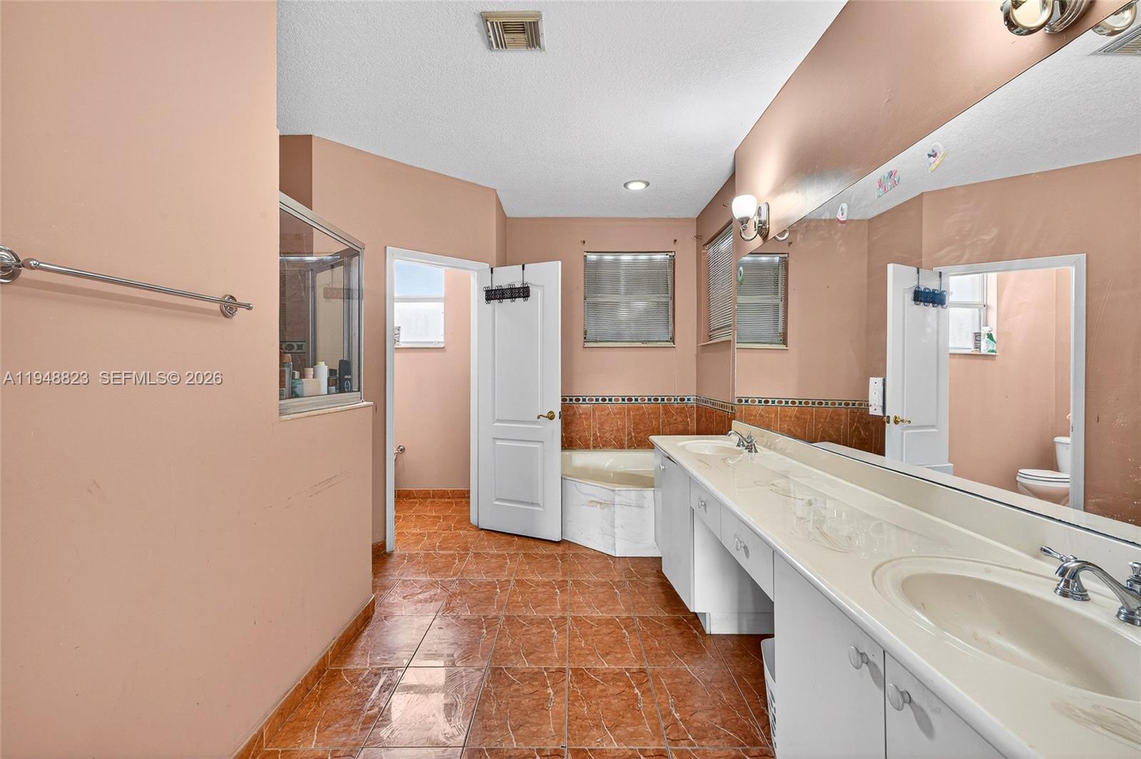 KENDALL COUNTRY ESTATES - Residential