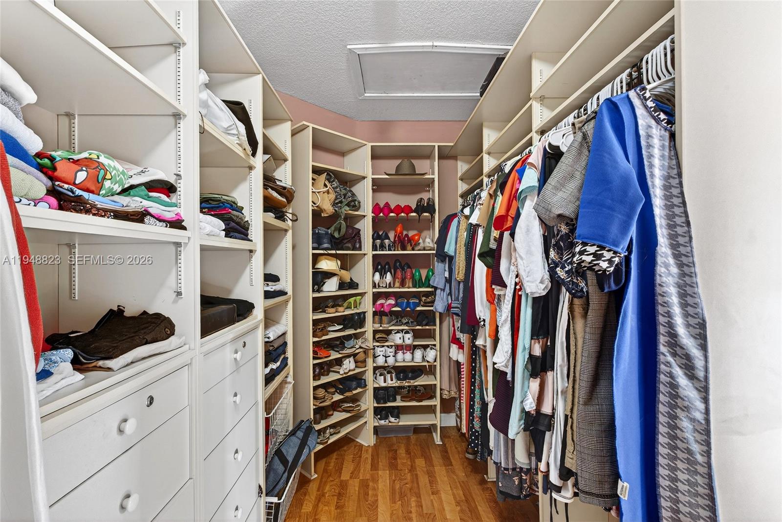 KENDALL COUNTRY ESTATES - Residential