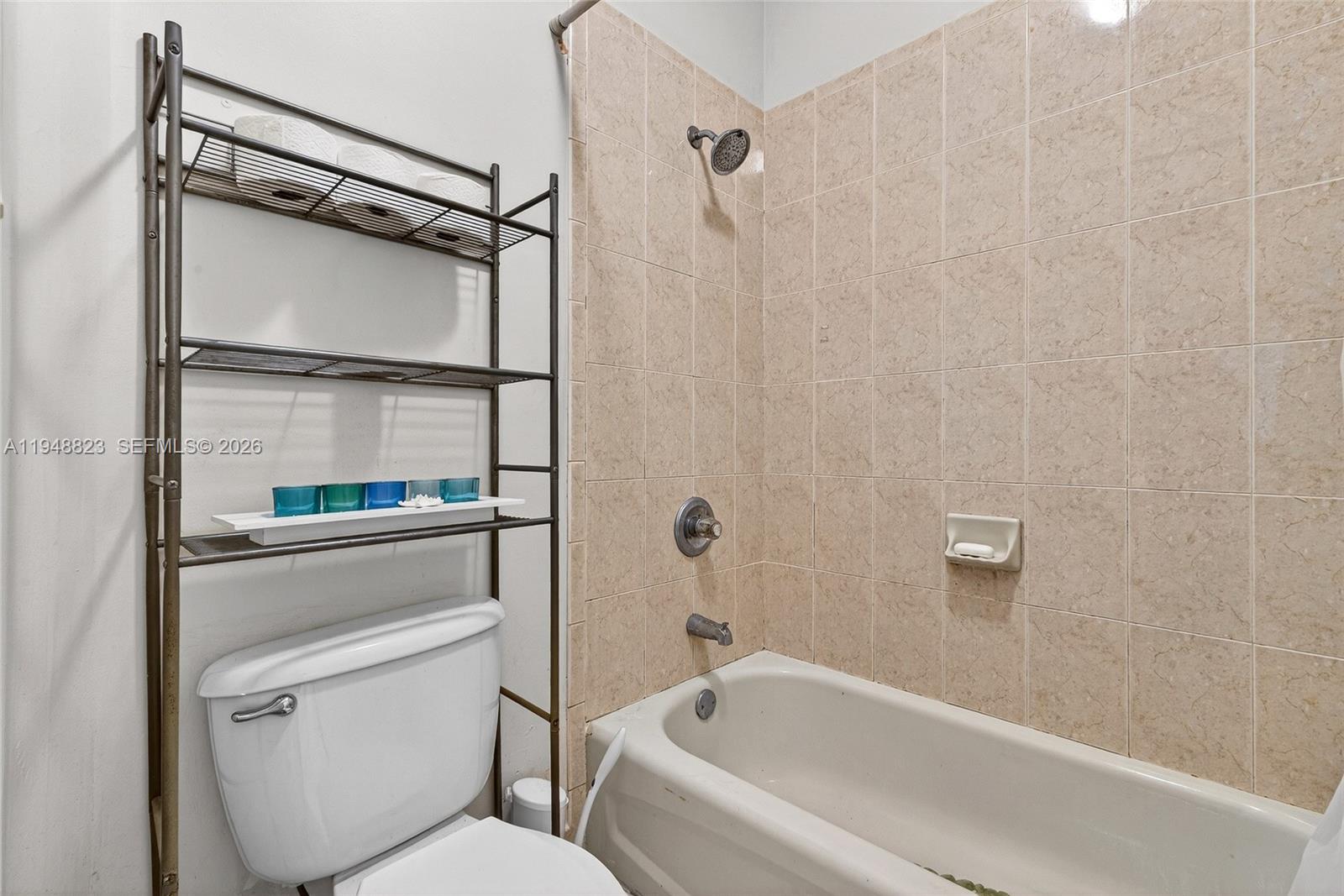 KENDALL COUNTRY ESTATES - Residential