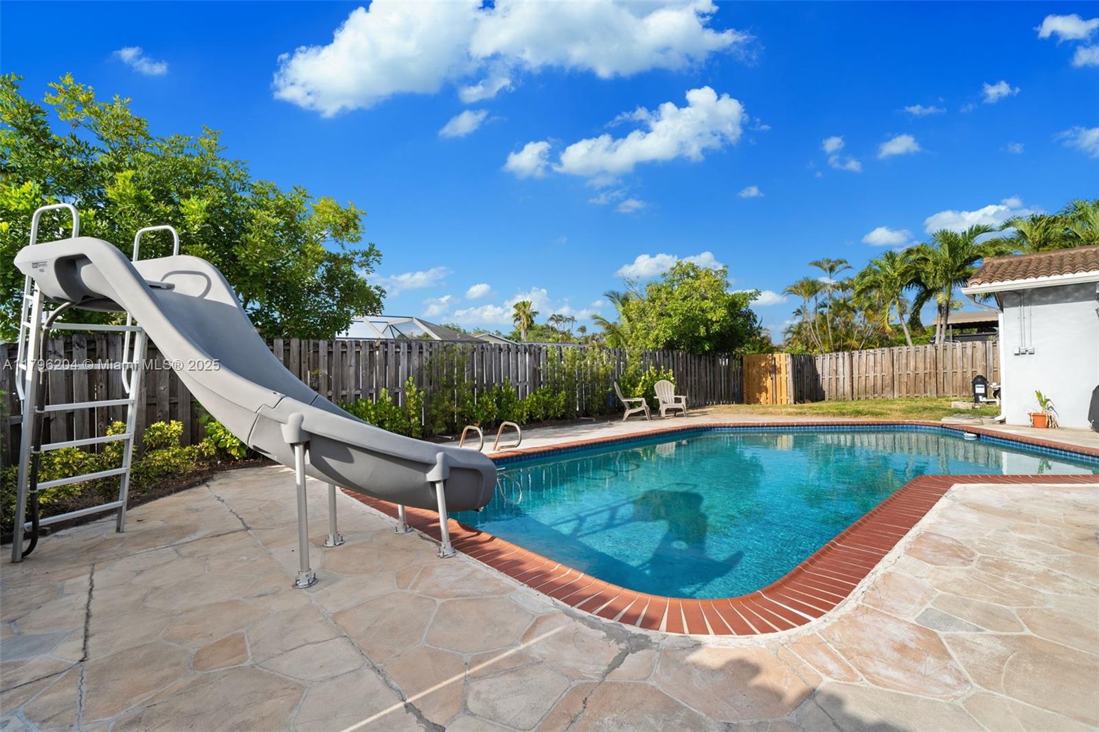 HOLLYWOOD HILLS 1965 - Residential