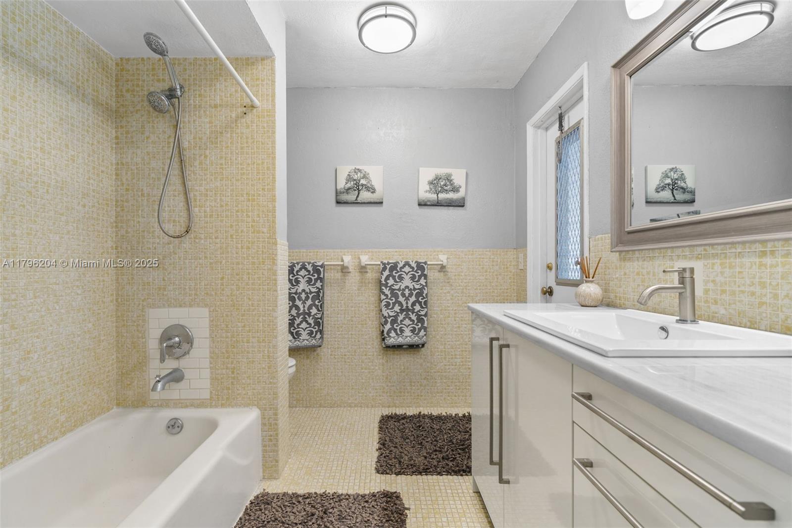 HOLLYWOOD HILLS 1965 - Residential