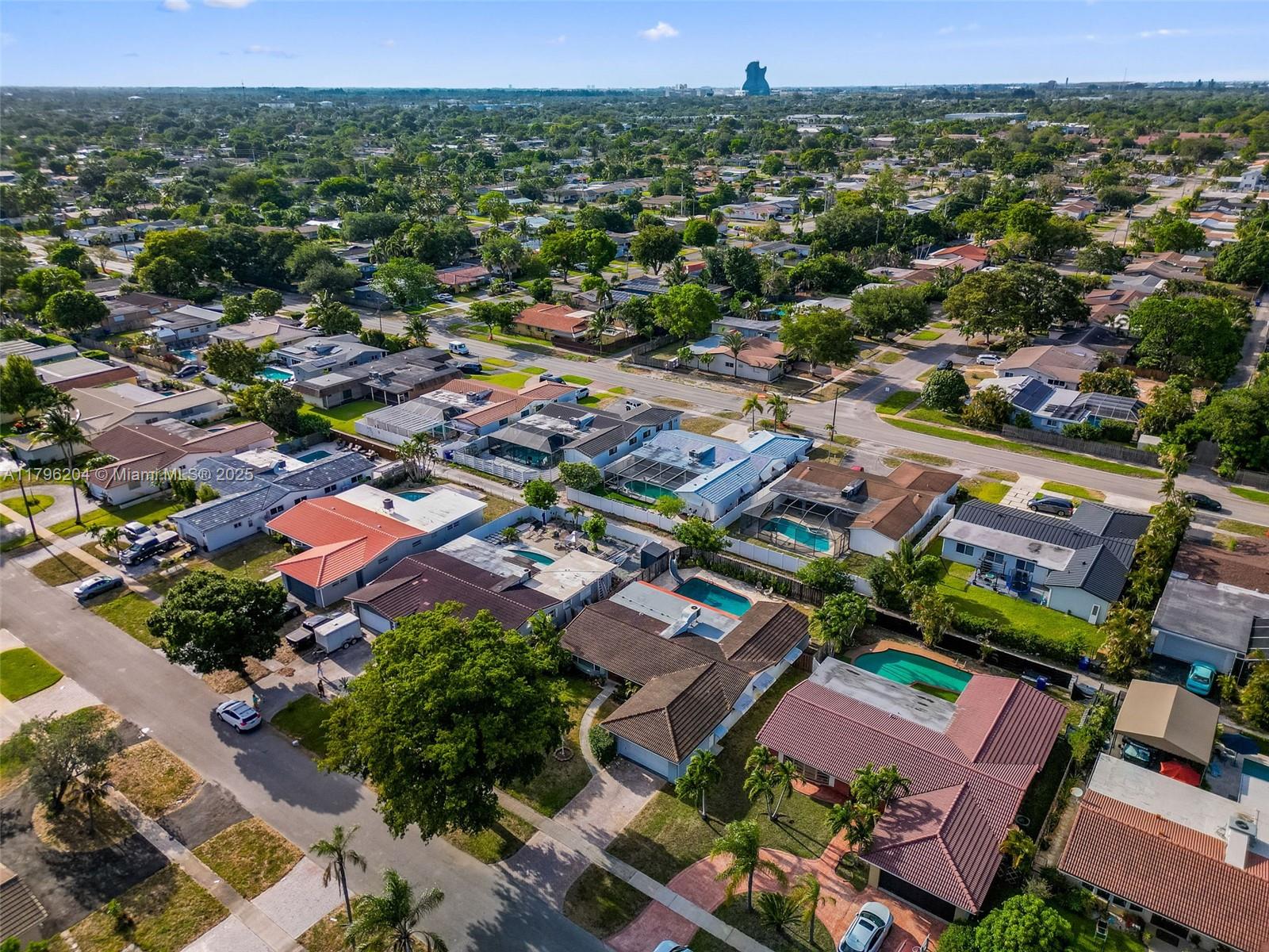 HOLLYWOOD HILLS 1965 - Residential