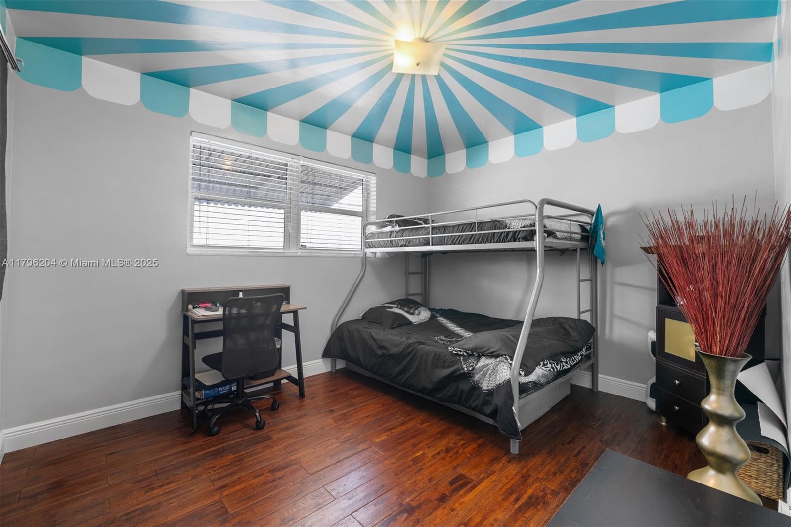 HOLLYWOOD HILLS 1965 - Residential