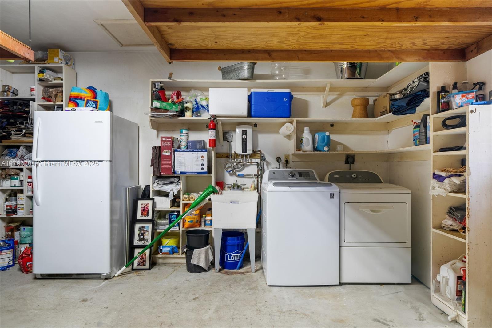 HOLLYWOOD HILLS 1965 - Residential