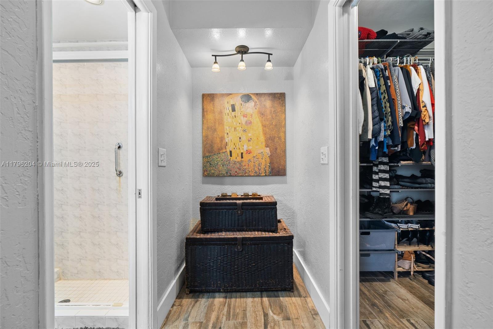 HOLLYWOOD HILLS 1965 - Residential