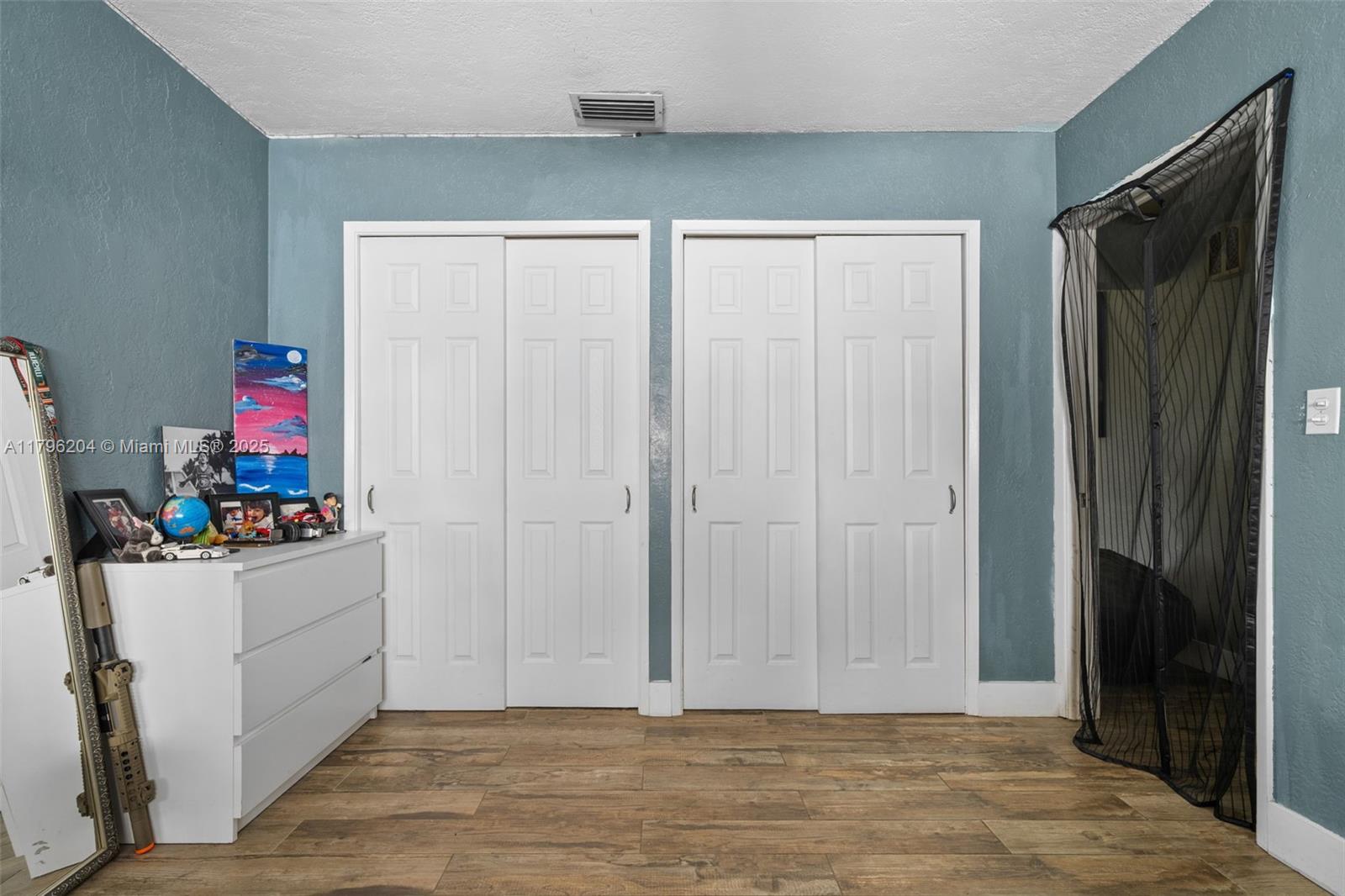 HOLLYWOOD HILLS 1965 - Residential