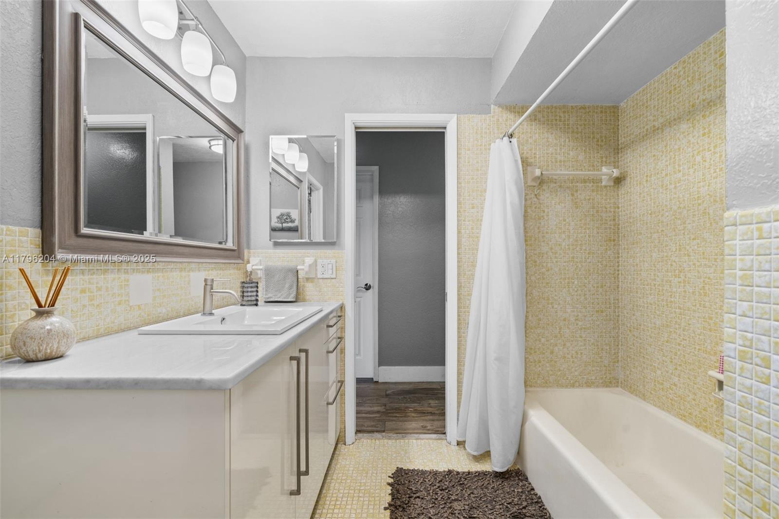 HOLLYWOOD HILLS 1965 - Residential