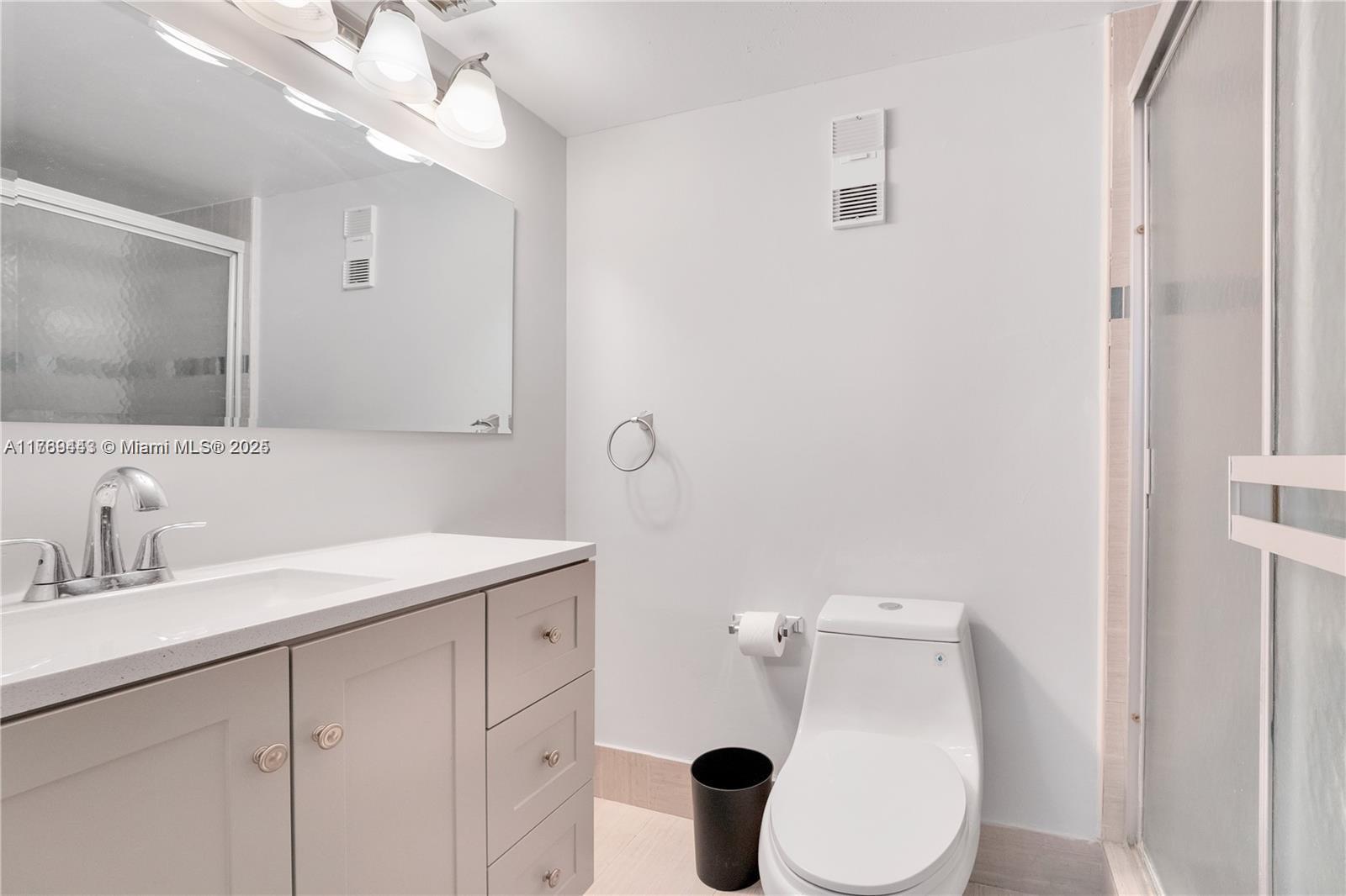 LAKESHORE AT UNIVERSITY P - Residential