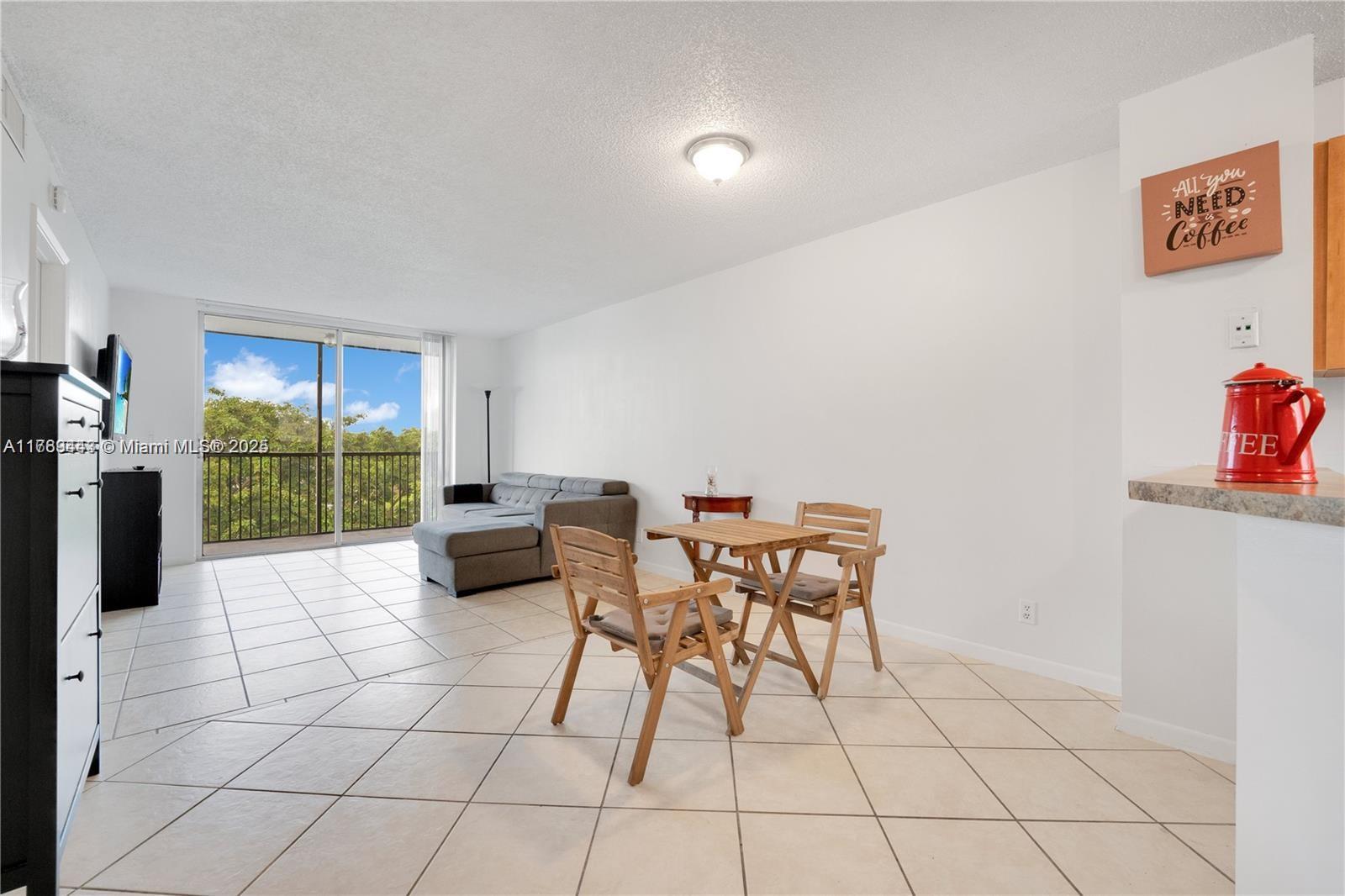 LAKESHORE AT UNIVERSITY P - Residential