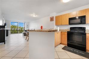 LAKESHORE AT UNIVERSITY P - Residential