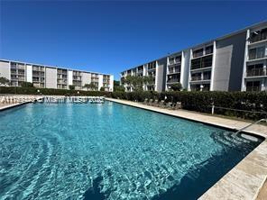 LAKESHORE AT UNIVERSITY P - Residential