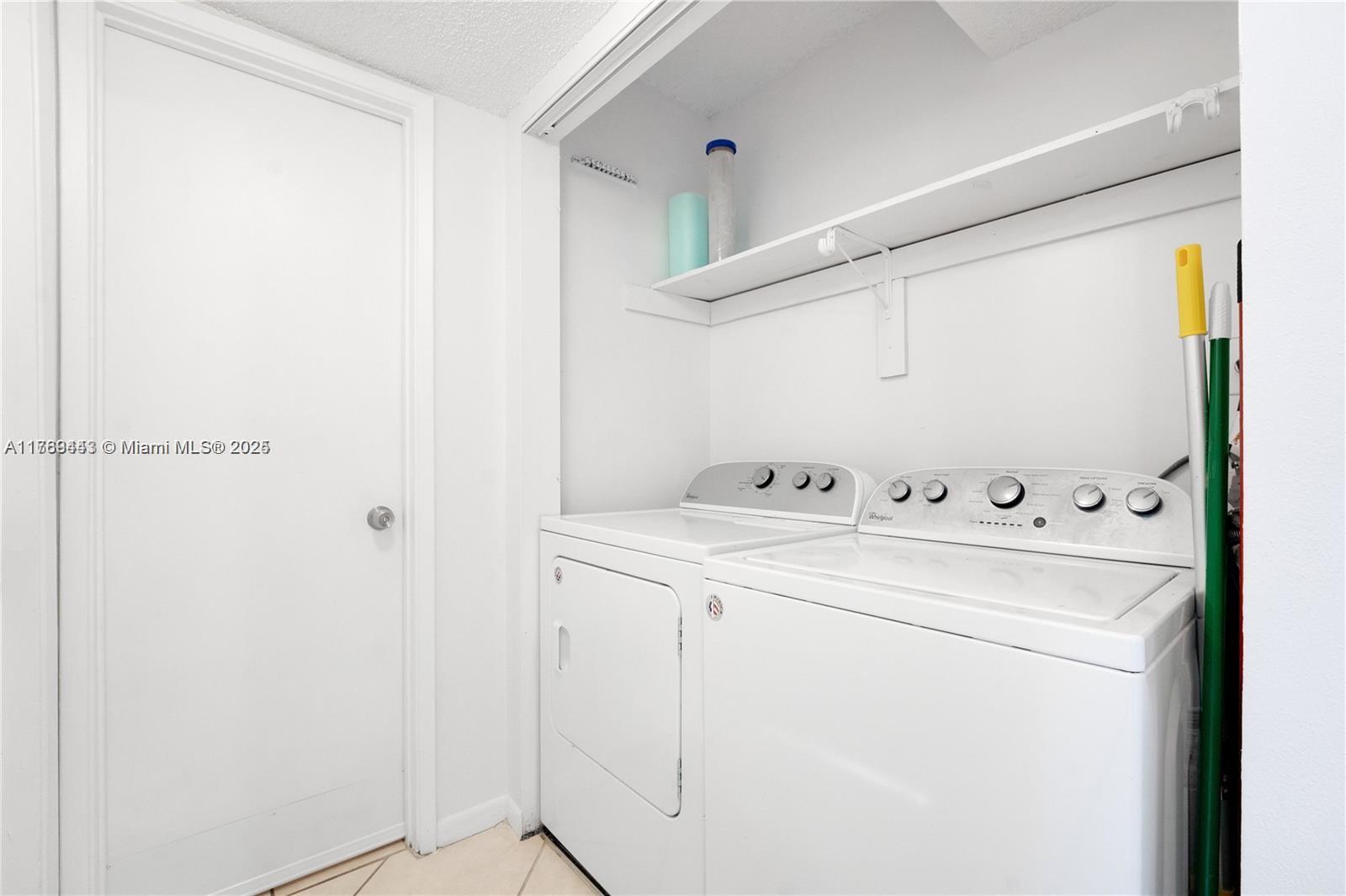 LAKESHORE AT UNIVERSITY P - Residential