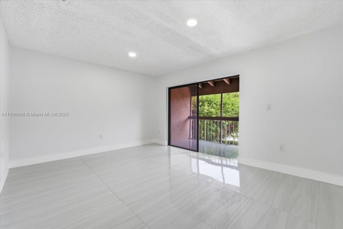 WINDSONG LAKES CONDO - Residential Lease