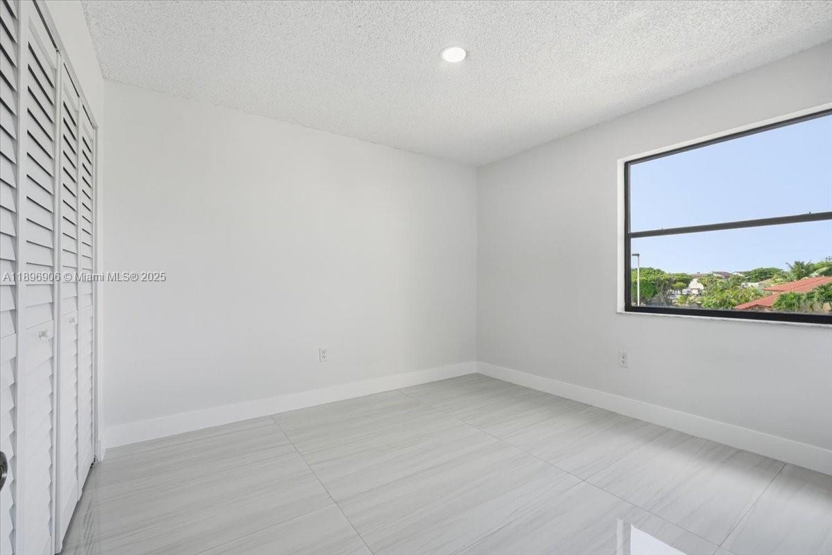 WINDSONG LAKES CONDO - Residential Lease