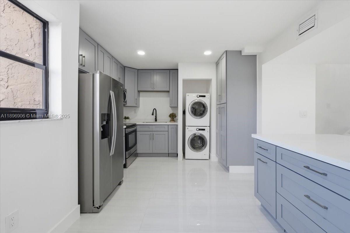 WINDSONG LAKES CONDO - Residential Lease