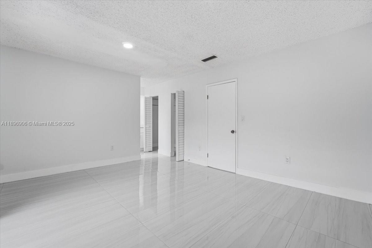 WINDSONG LAKES CONDO - Residential Lease