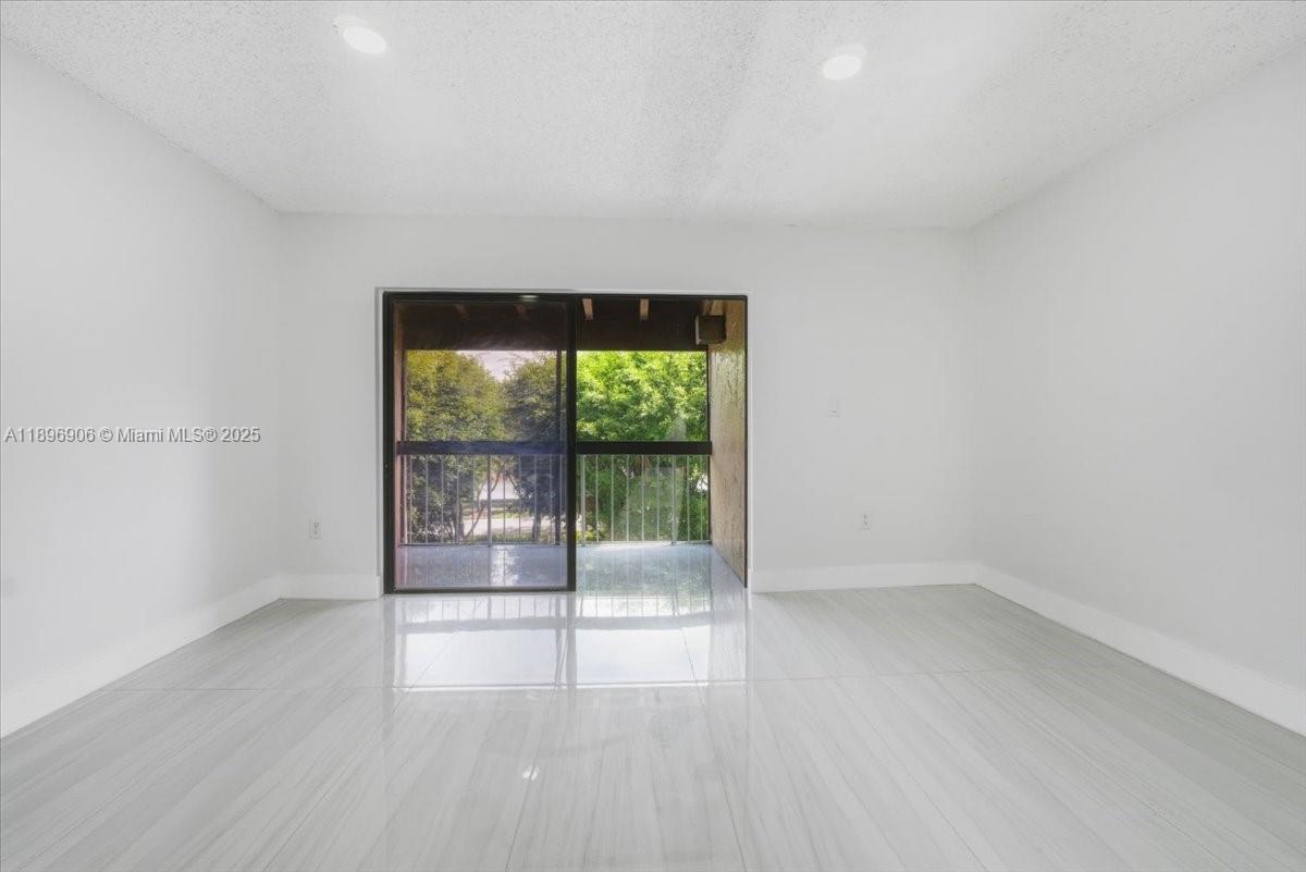 WINDSONG LAKES CONDO - Residential Lease