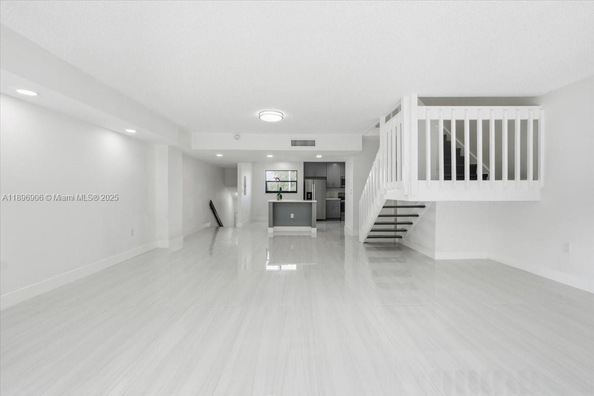 WINDSONG LAKES CONDO - Residential Lease