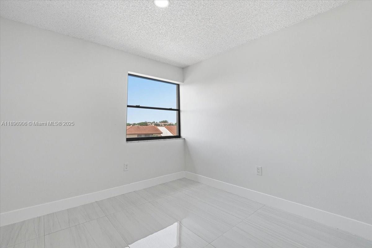 WINDSONG LAKES CONDO - Residential Lease