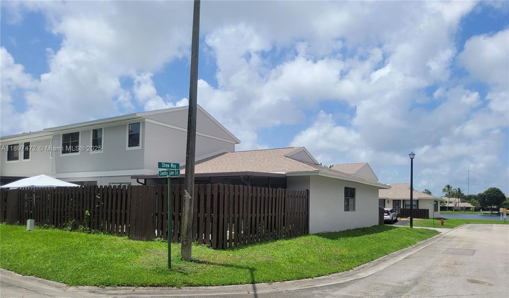 Photo of 5318 N Tennis Ln #5318, Delray Beach, FL 33484 (MLS # A11897472)