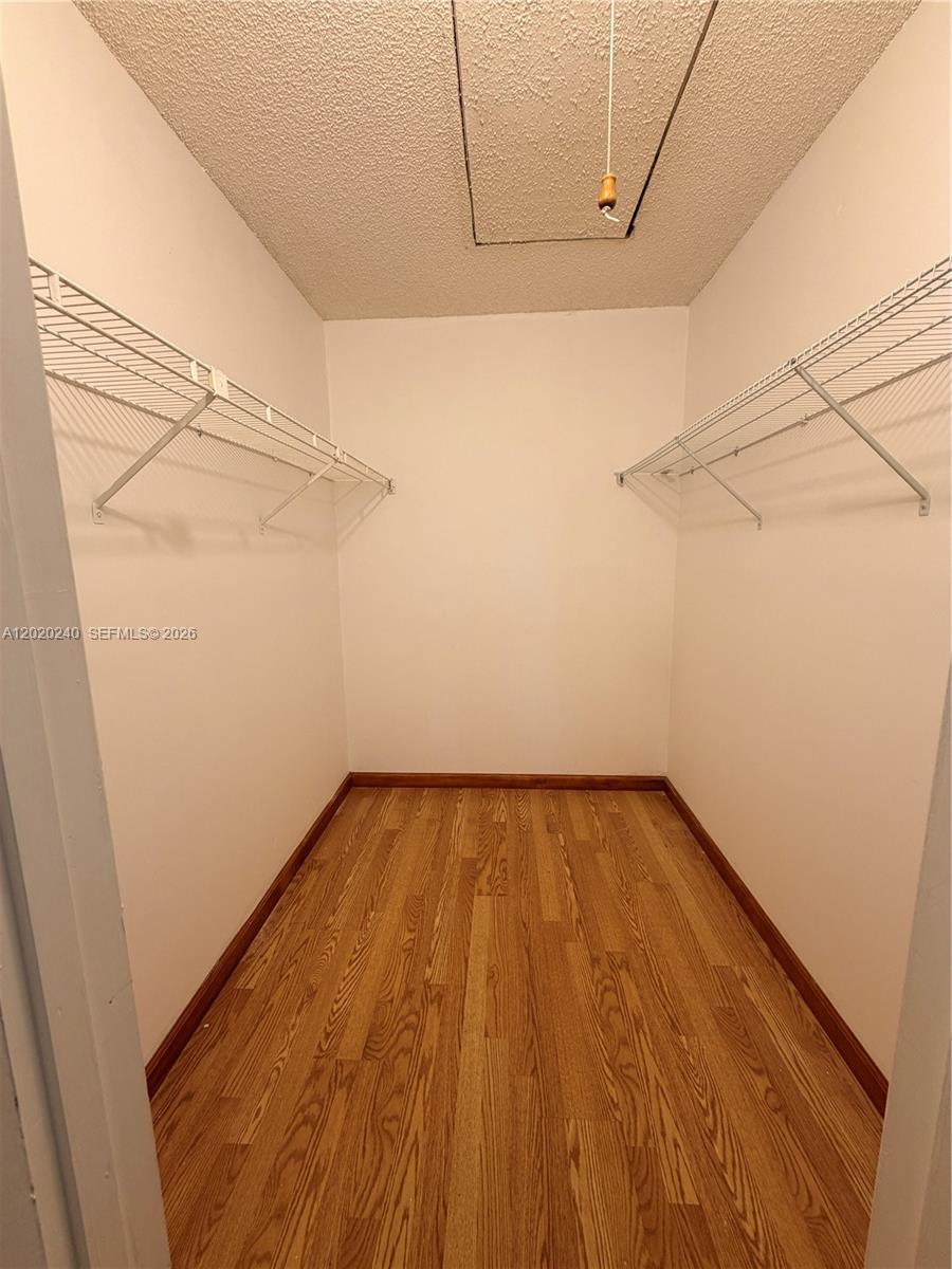 TIVOLI TRACE CONDO NO 5 - Residential