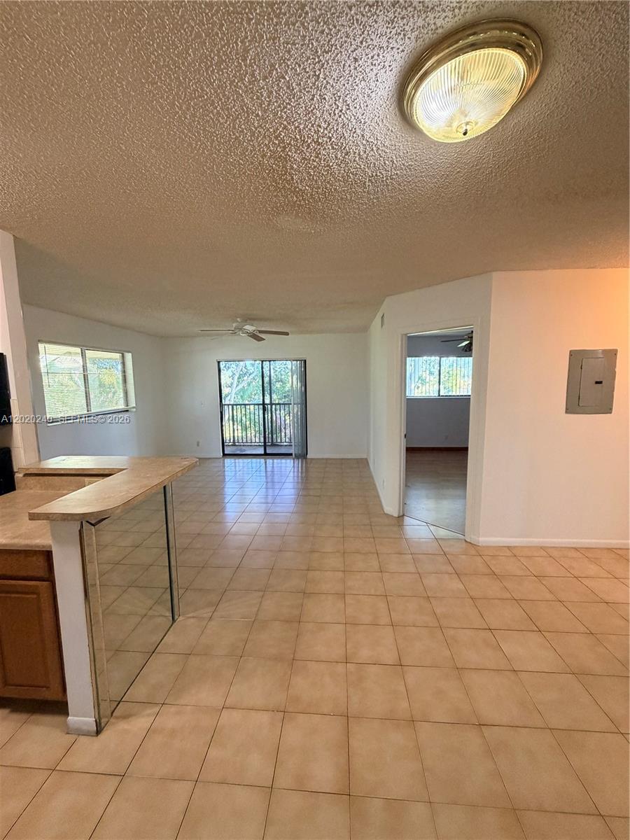 TIVOLI TRACE CONDO NO 5 - Residential