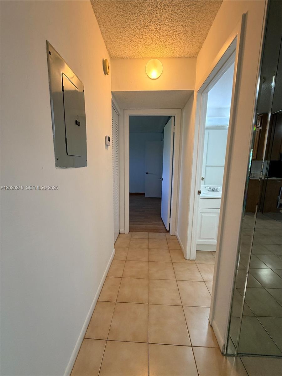 TIVOLI TRACE CONDO NO 5 - Residential