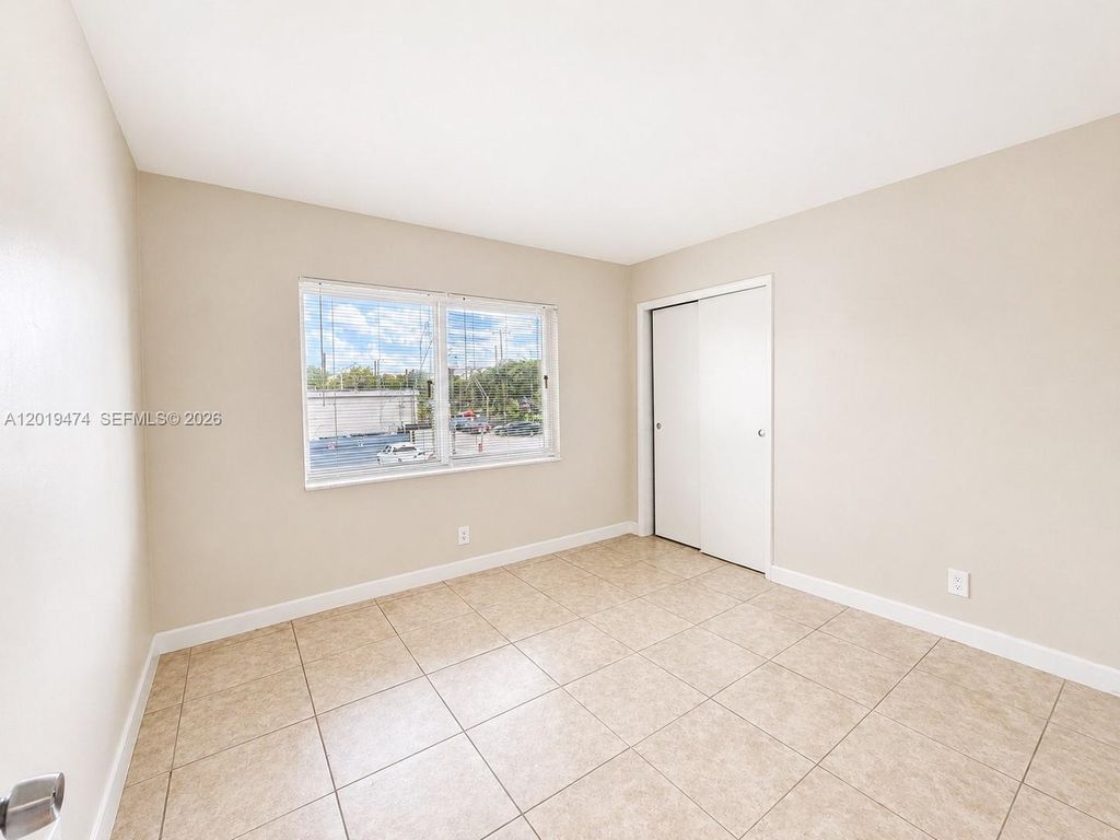 Photo of 2101 NE 51st St #15, Fort Lauderdale, FL 33308 (MLS # A12019474)