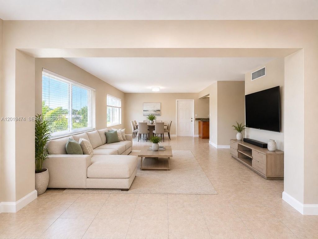 Photo of 2101 NE 51st St #15, Fort Lauderdale, FL 33308 (MLS # A12019474)