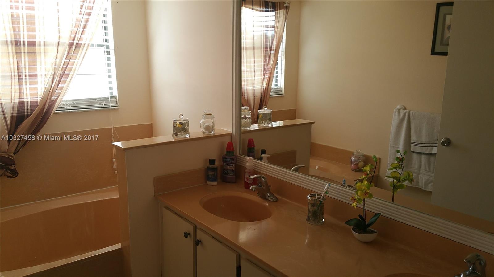 BOCA FONTANA - Residential Lease