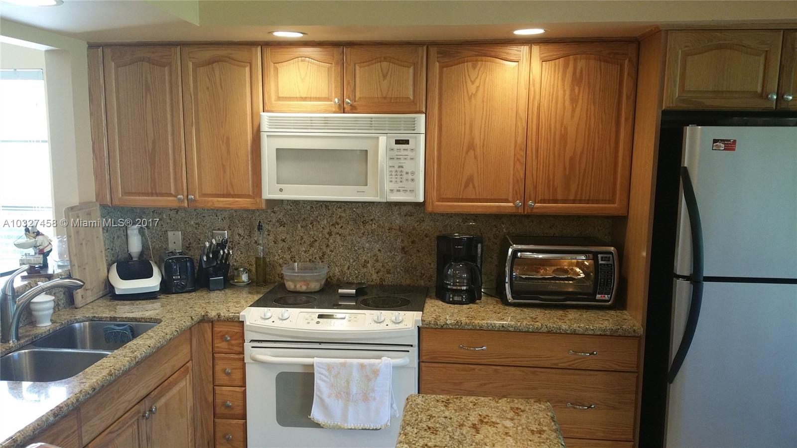 BOCA FONTANA - Residential Lease