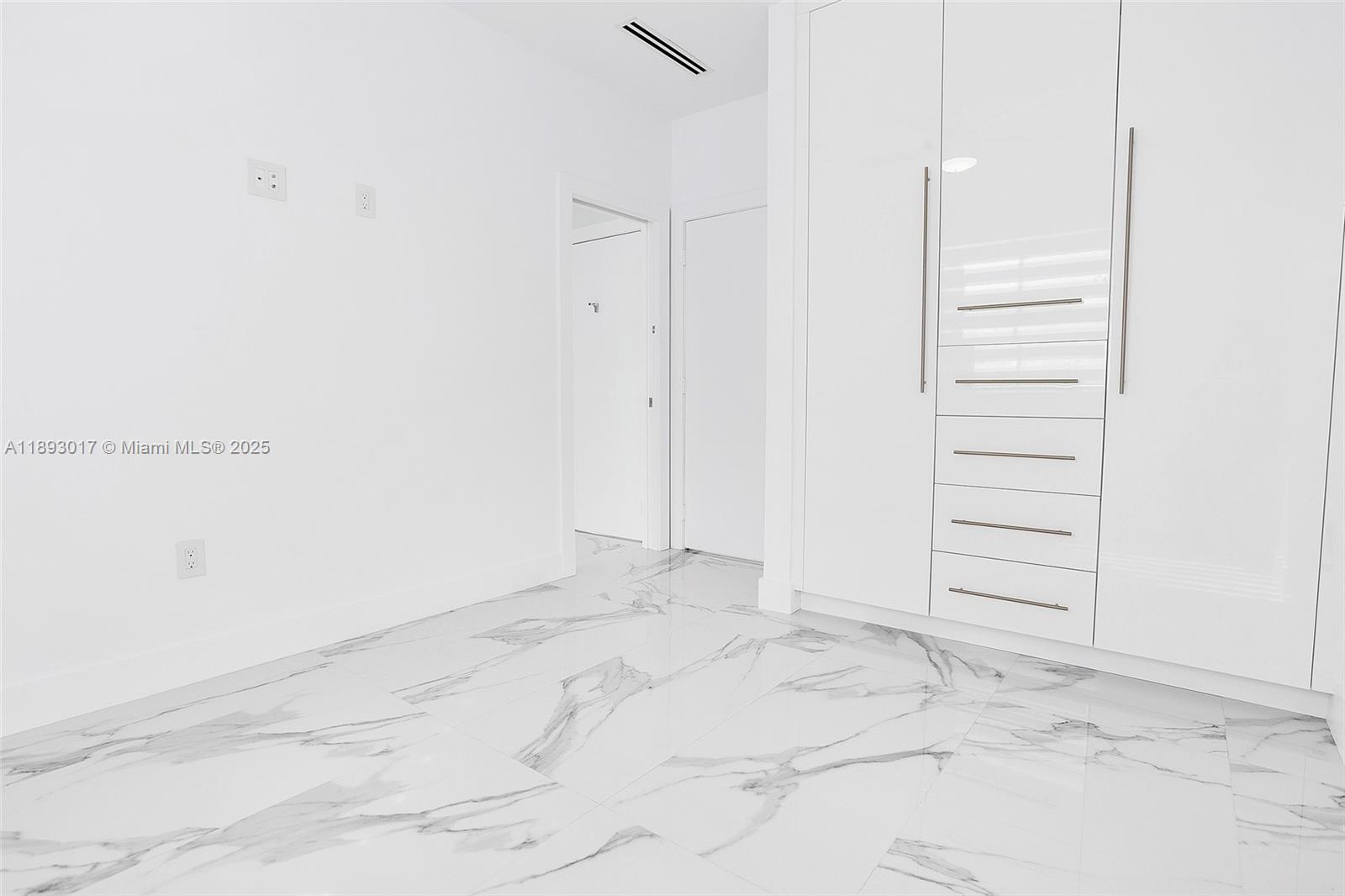 DEER CREEK ESTATES - Residential Lease