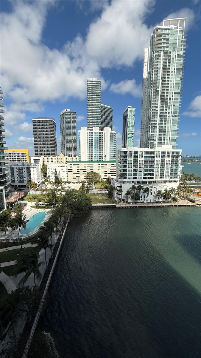 THE CRIMSON CONDO - Residential