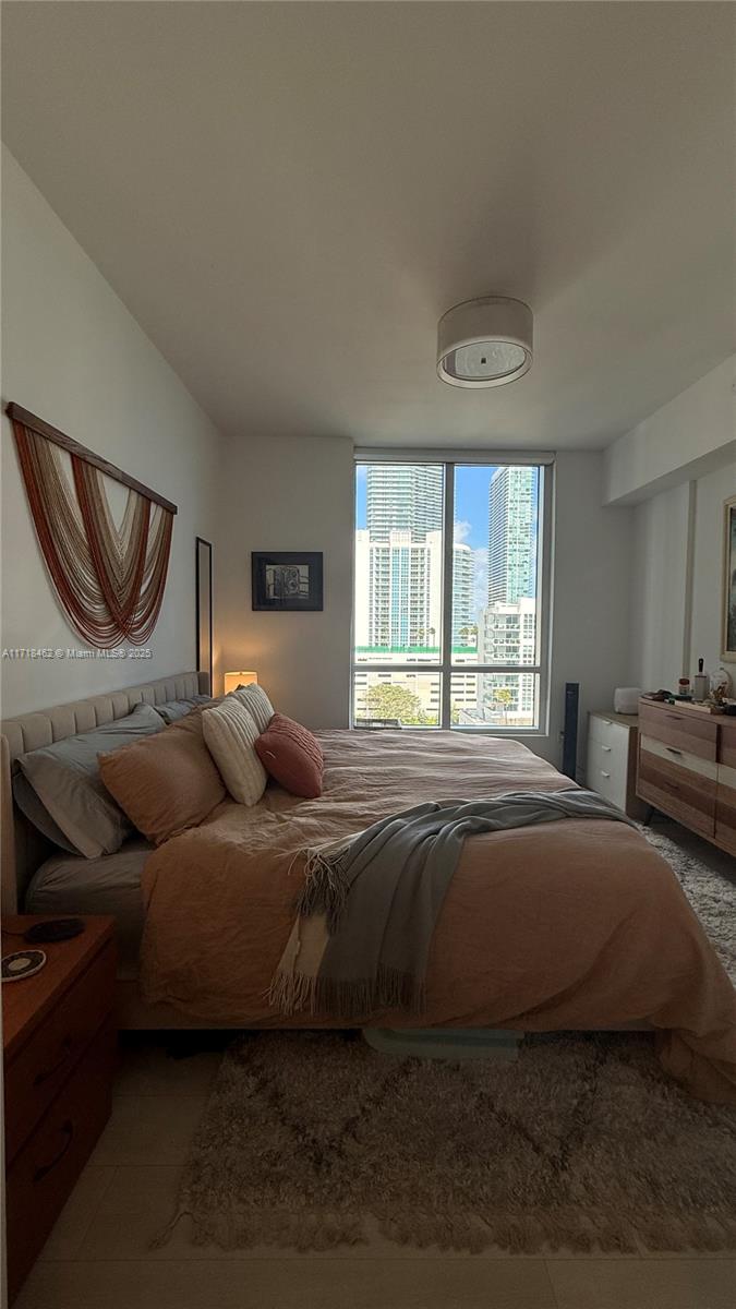 THE CRIMSON CONDO - Residential