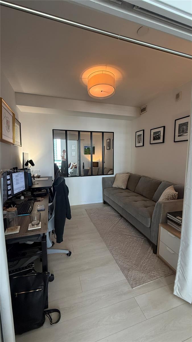 THE CRIMSON CONDO - Residential