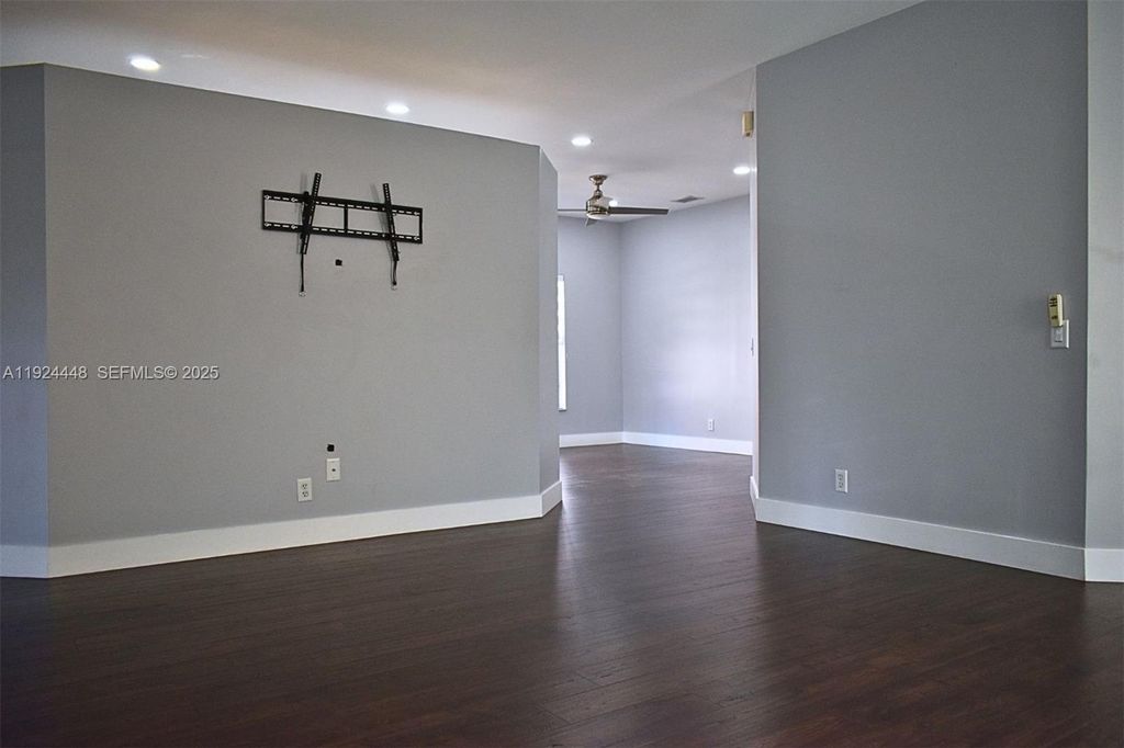 Photo of 6254 NW 38th Dr, Coral Springs, FL 33067 (MLS # A11924448)