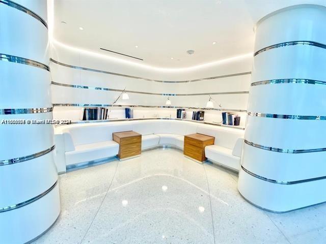 JADE SIGNATURE CONDO - Residential