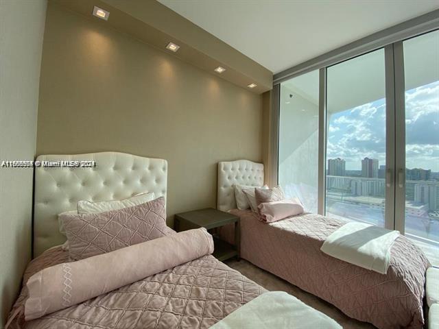 JADE SIGNATURE CONDO - Residential