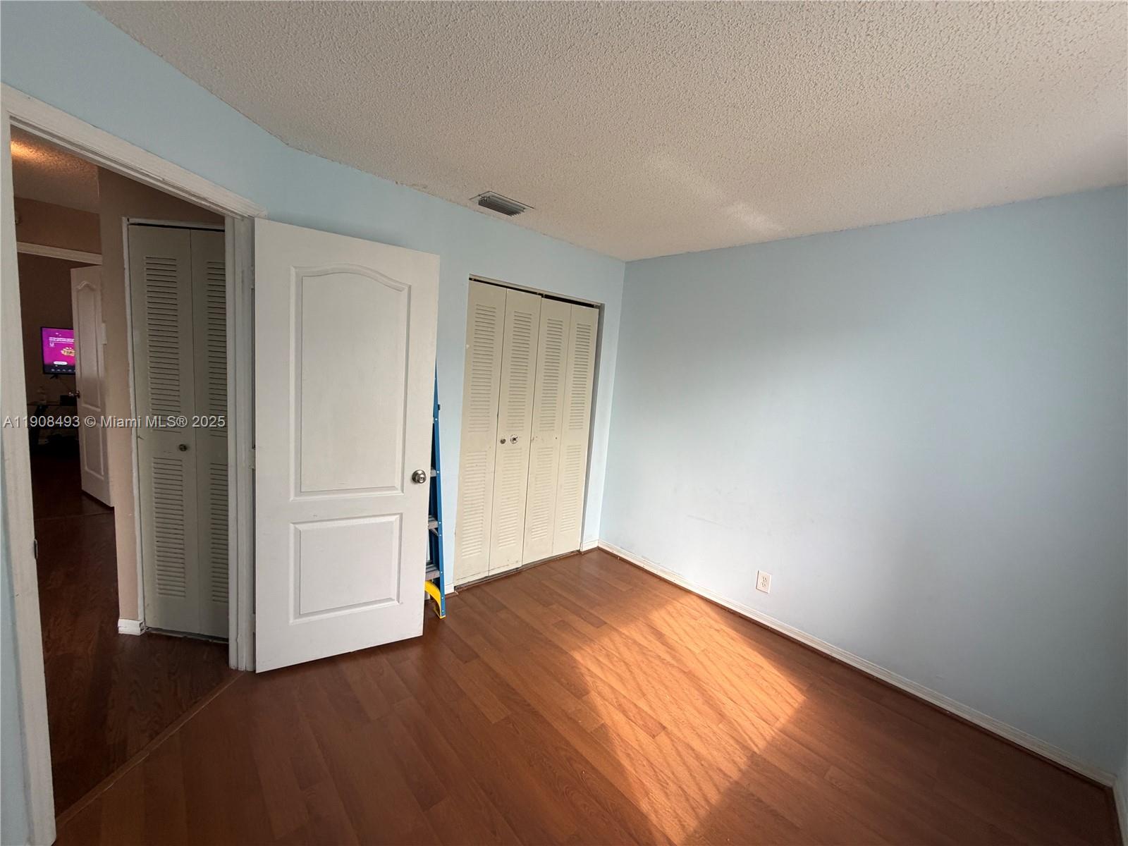 SIERRA RIDGE CONDO H - Residential