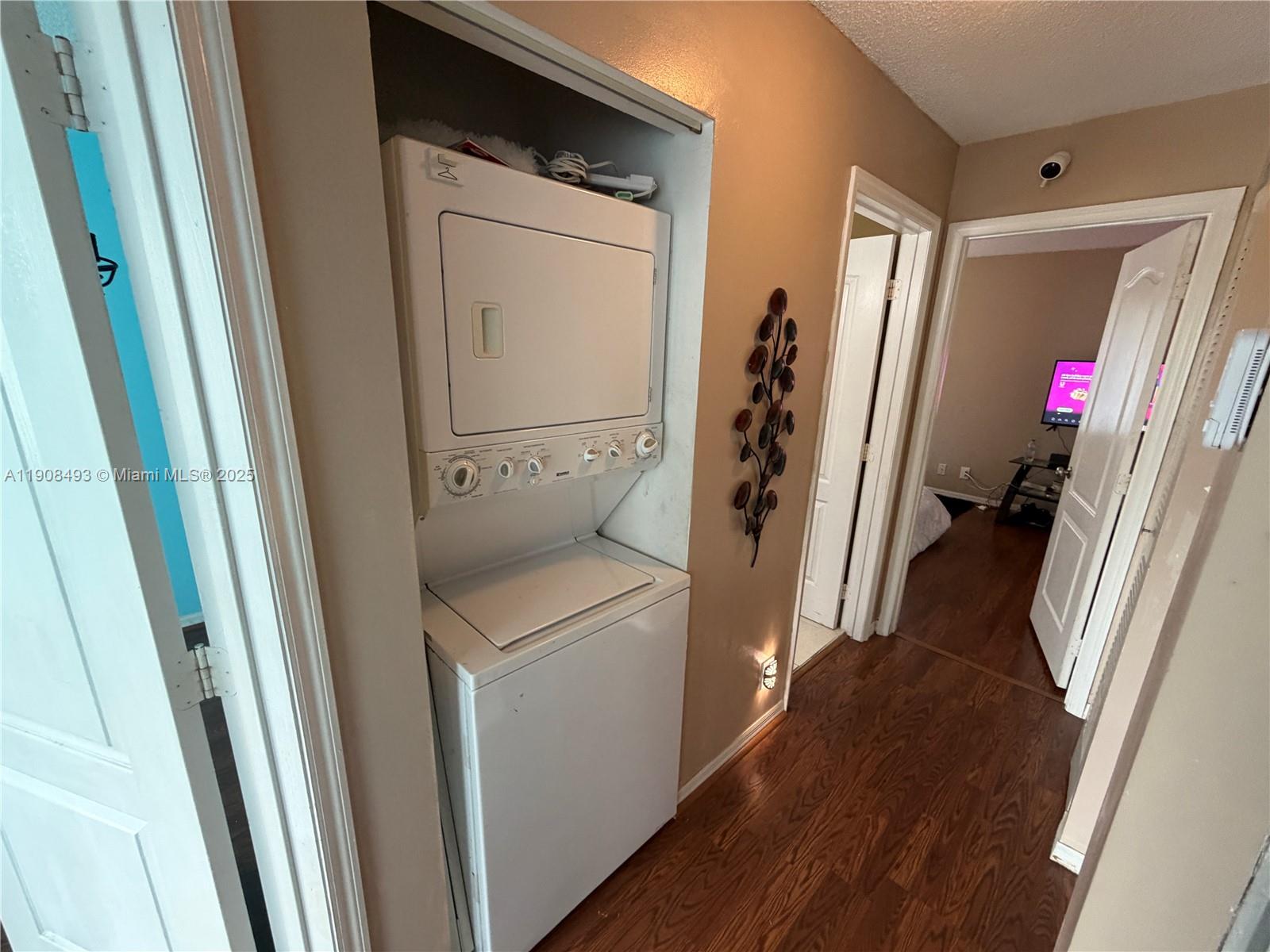 SIERRA RIDGE CONDO H - Residential